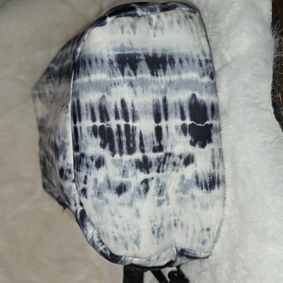 Like Dreams Tie-Dye Slingpack - Picture 10 of 16